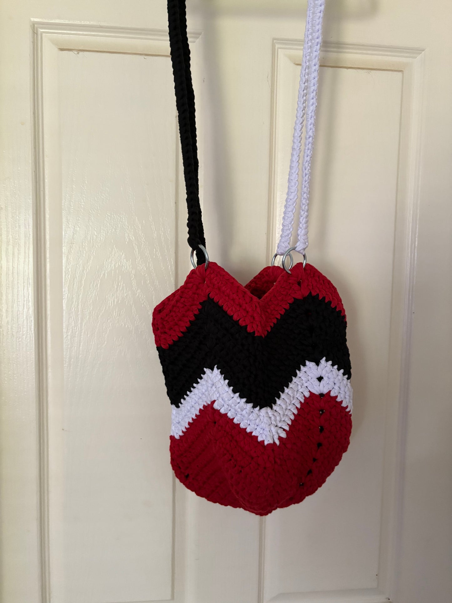 Crochet Meadow Shoulder Bag - Red