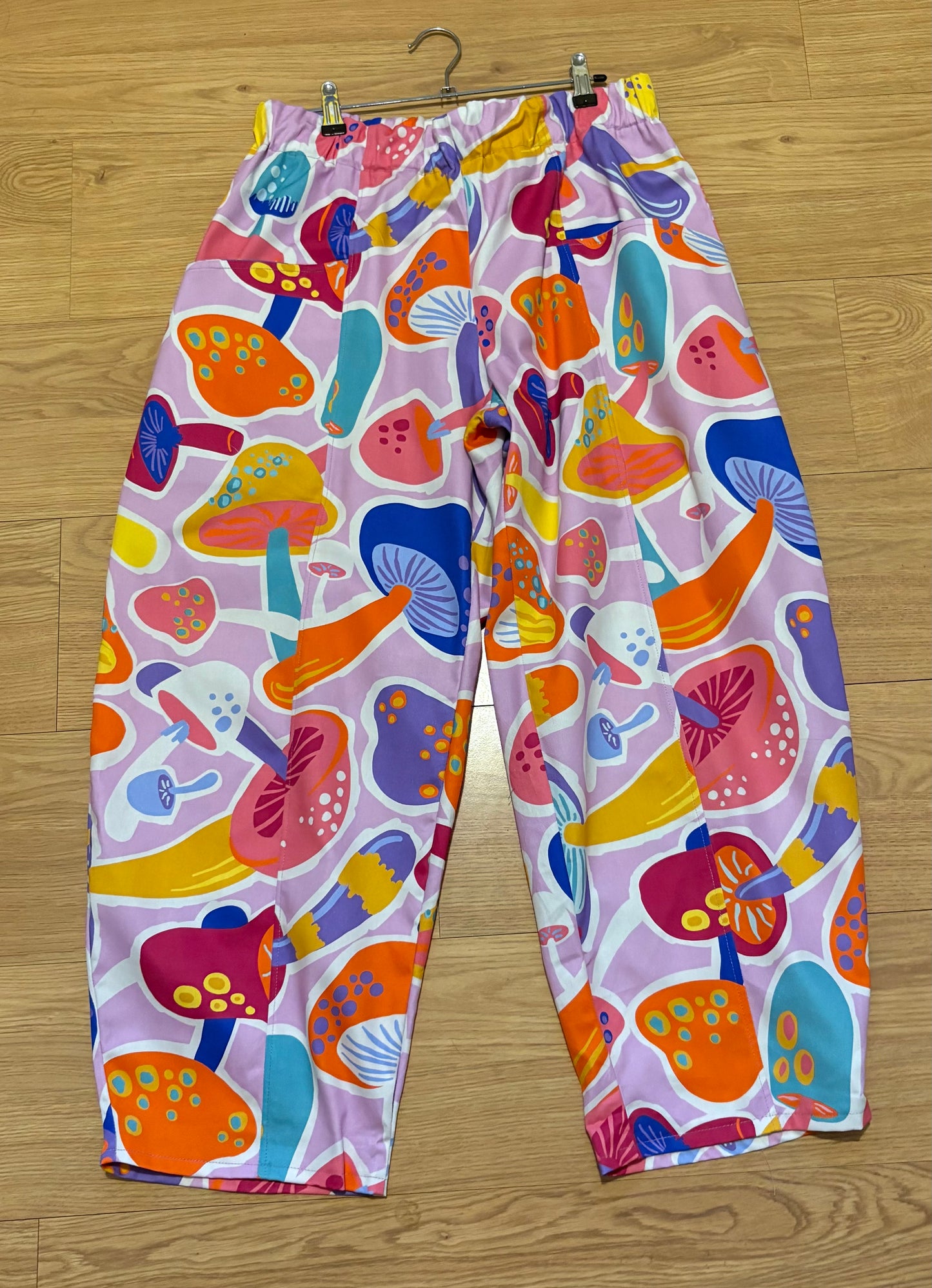 Emie barrel leg pants- Size 14